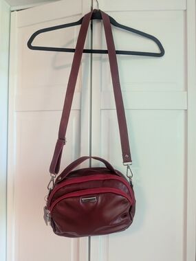 Women's Burgundy Leather Crossbody Bag with Adjustable Strap